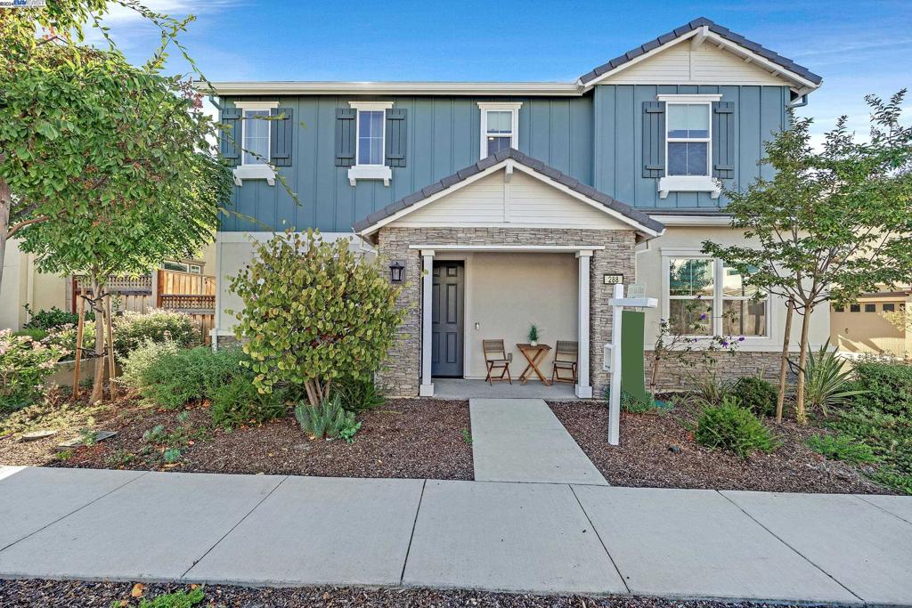 288 Staircase Falls Cmn, Fremont, CA 94539-7886