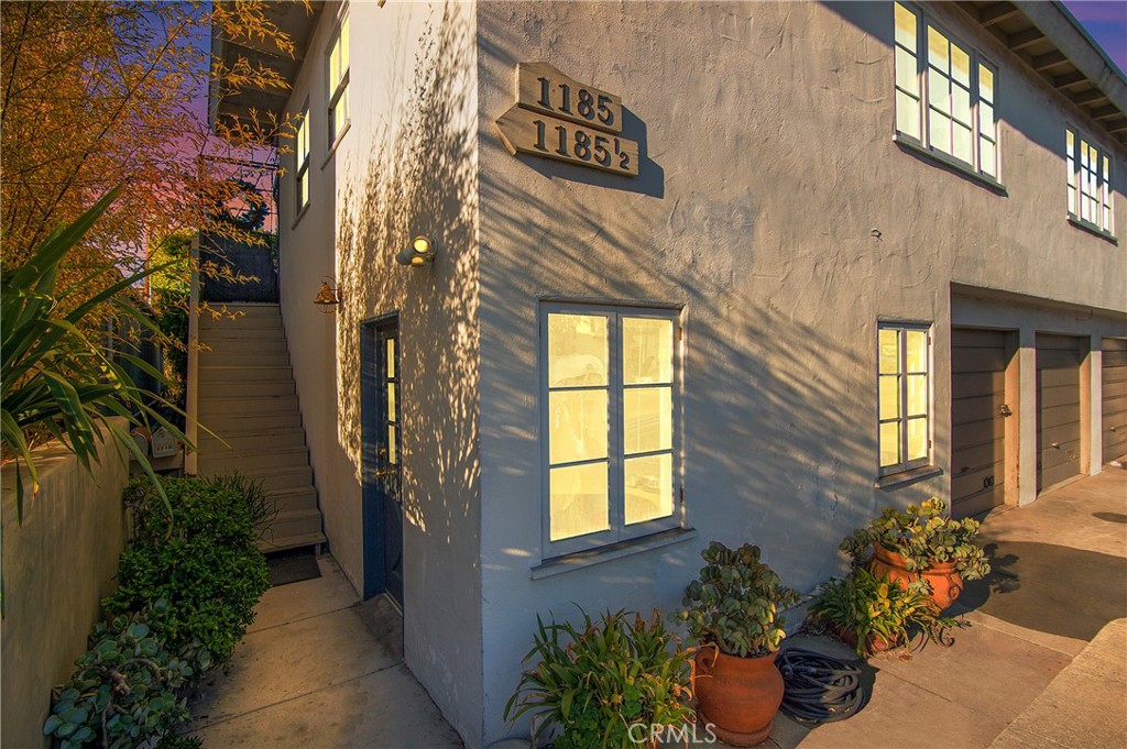 1185 1/2 Glenneyre Street, Laguna Beach, CA 92651