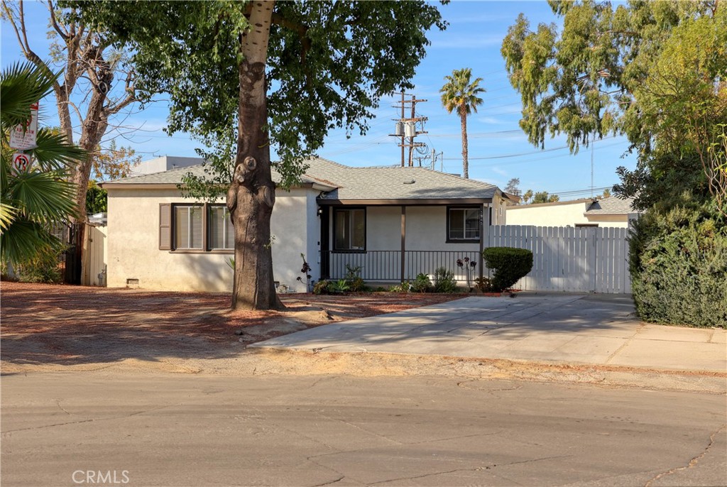 5945 Tobias Avenue | Similar Property Thumbnail