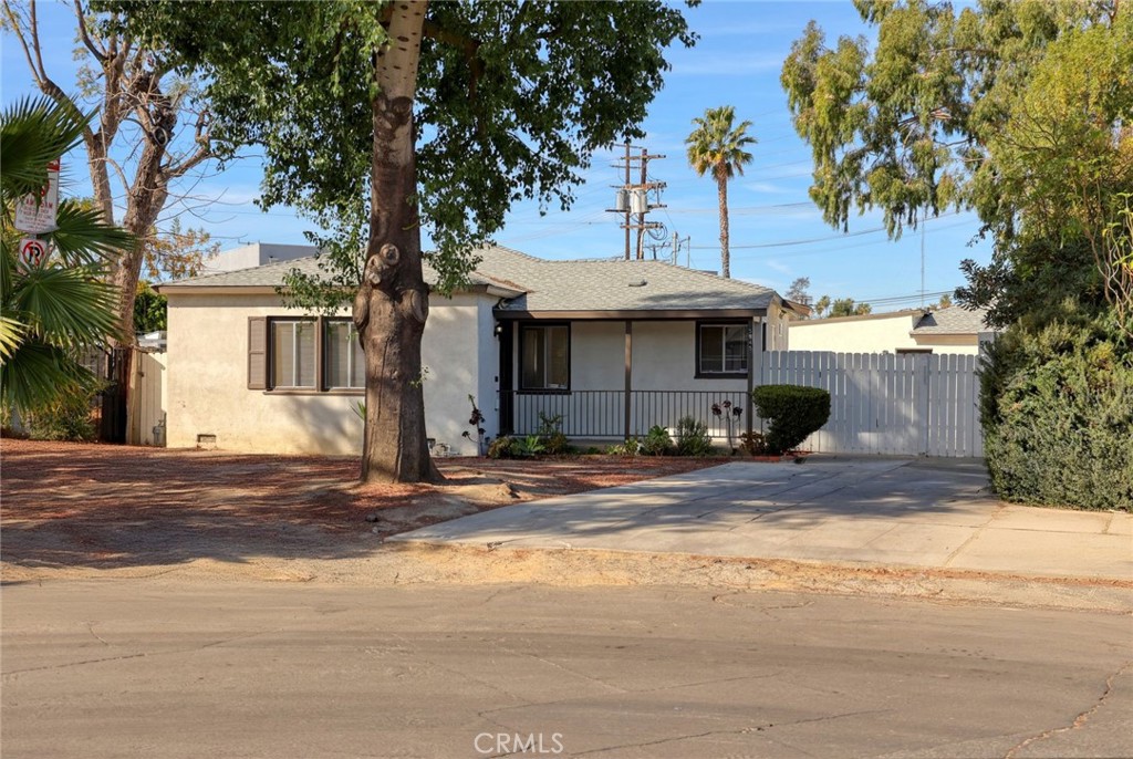 5945 Tobias Avenue | Similar Property Thumbnail