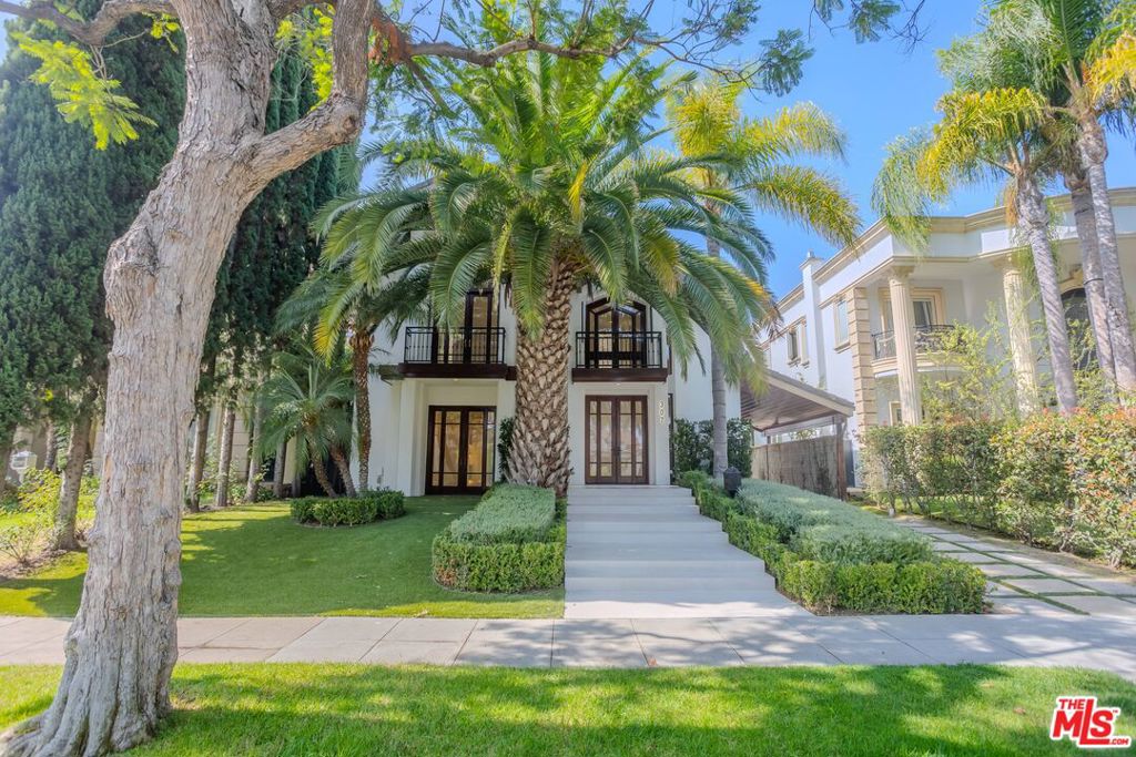 307 N Oakhurst Drive, Beverly Hills, CA 90210