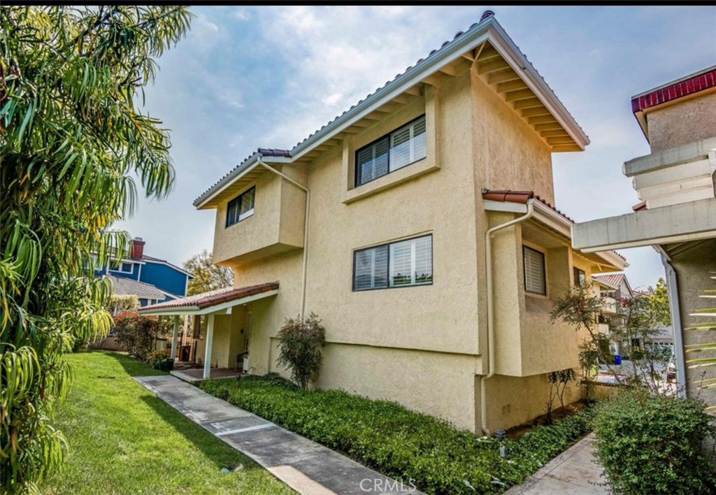 16 Monterey Ct, Manhattan Beach, CA 90266