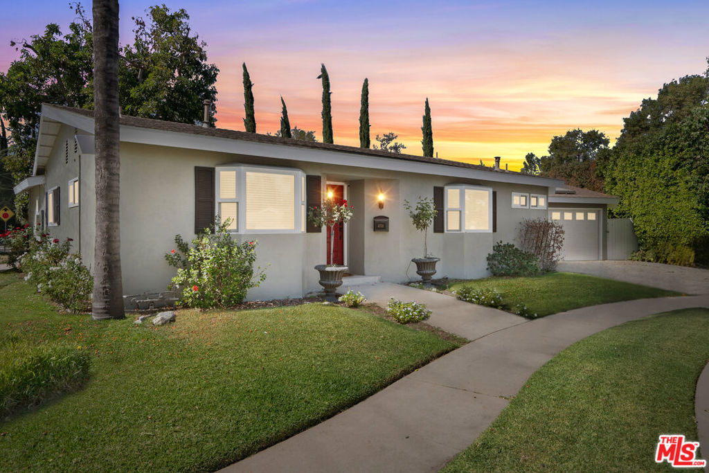 4701 Teesdale Avenue, Studio City, CA 91604