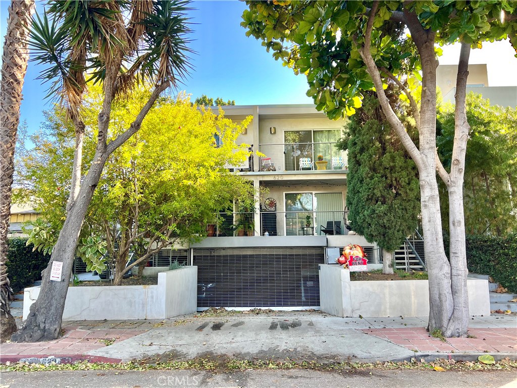 622 Westmount Dr , #D, West Hollywood, CA 90069