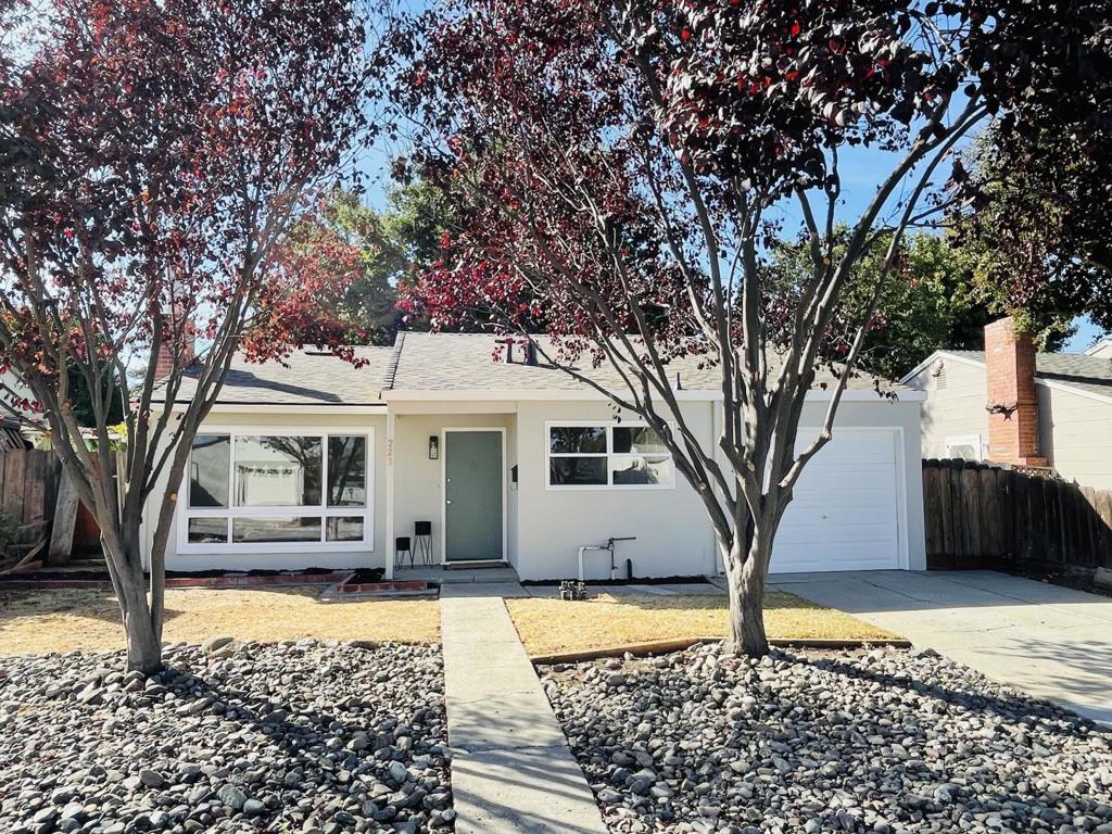 223 San Juan Drive, Hollister, CA 95023