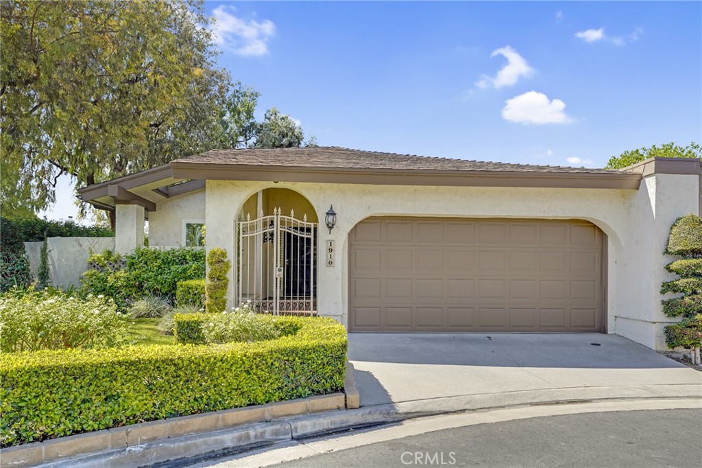 1910 W Bayshore Drive, Anaheim, CA 92801