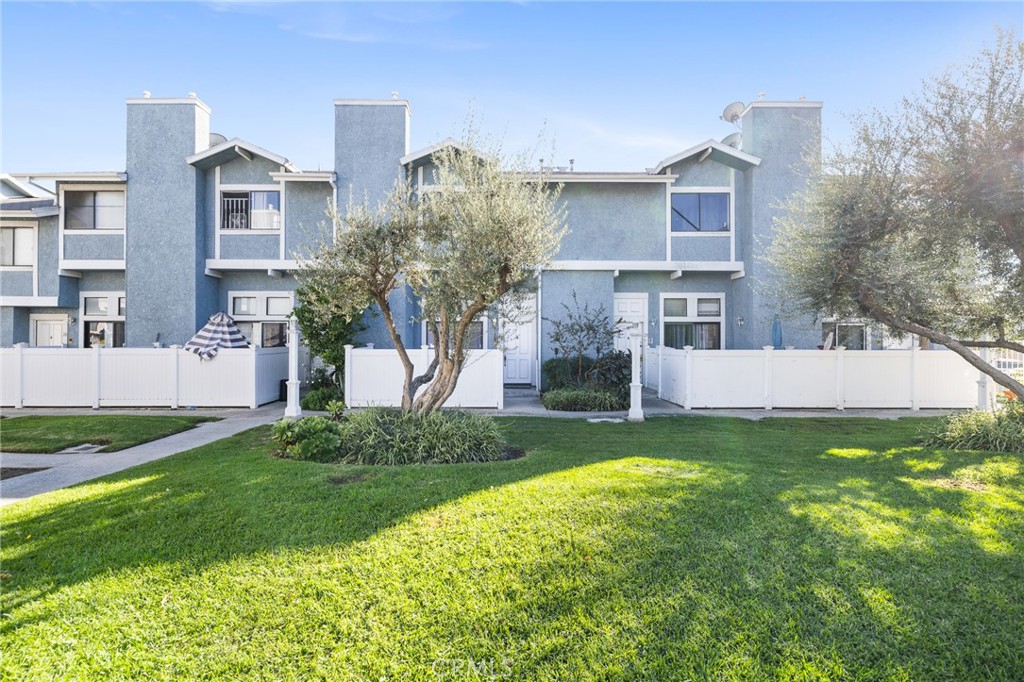 15106 Nordhoff Street, #22, North Hills, CA 91343