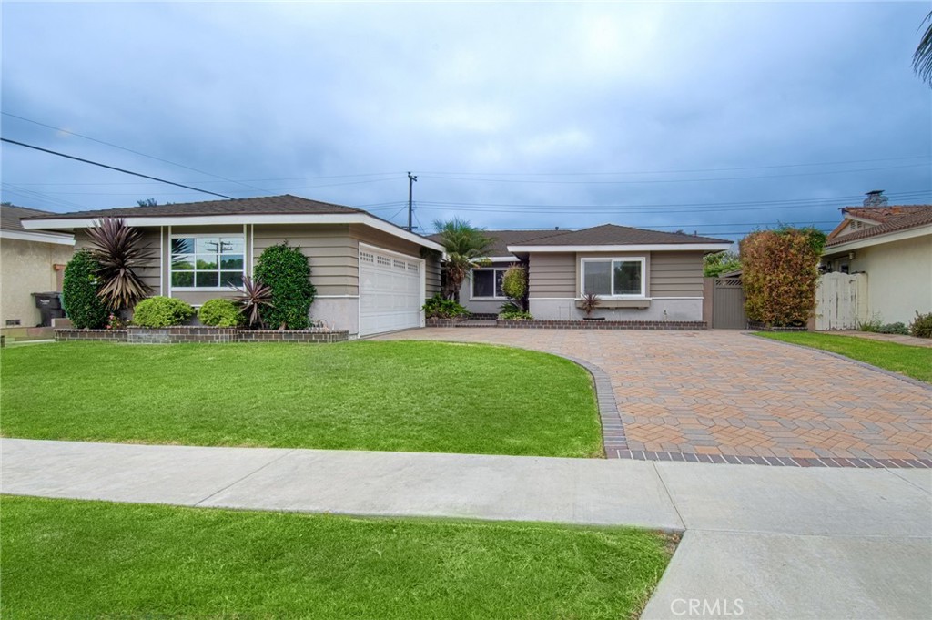 6101 Shelly Drive, Huntington Beach, CA 92647