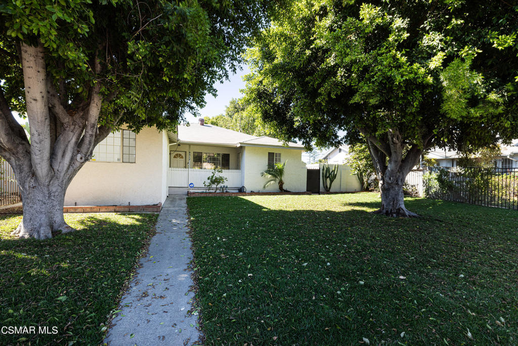 8517 Lindley Avenue, Northridge, CA 91325