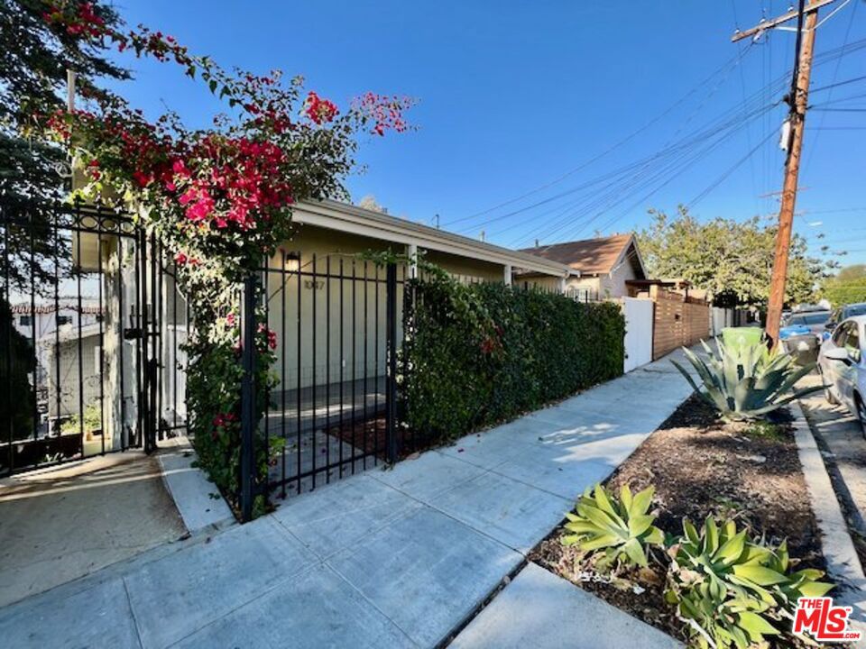 1047 Laguna Avenue, Los Angeles, CA 90026