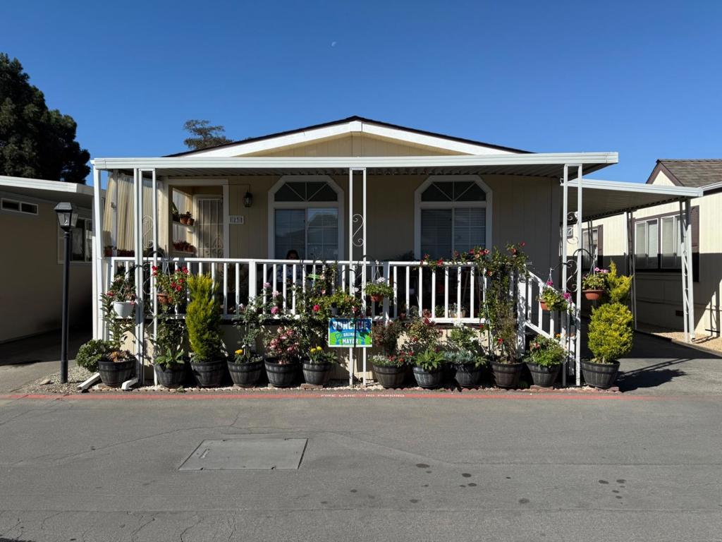 20 Russell Road, Salinas, CA 93906