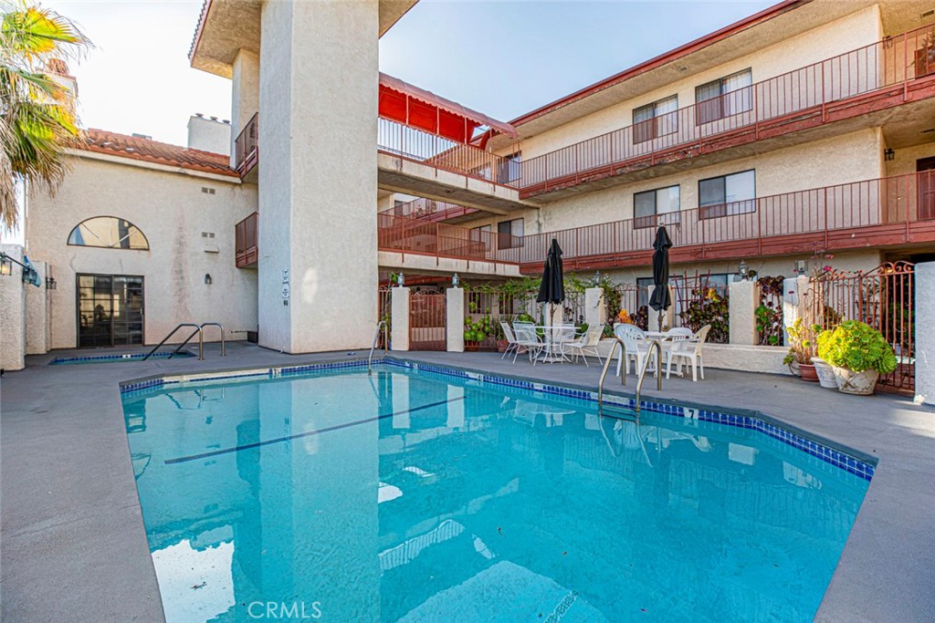 7625 Reseda Blvd , #105 | Similar Property Thumbnail 5