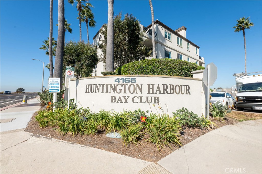 4165 Warner Avenue, #203, Huntington Beach, CA 92649