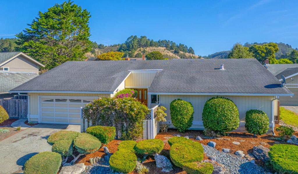 5 Le Havre Place, Half Moon Bay, CA 94019