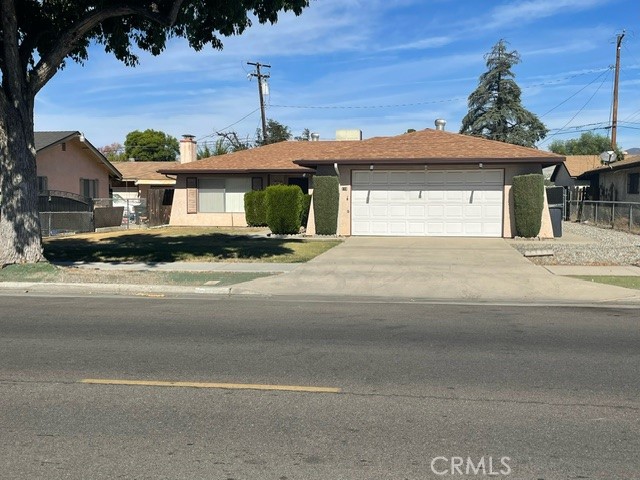 110 W Mayberry Avenue, Hemet, CA 92543