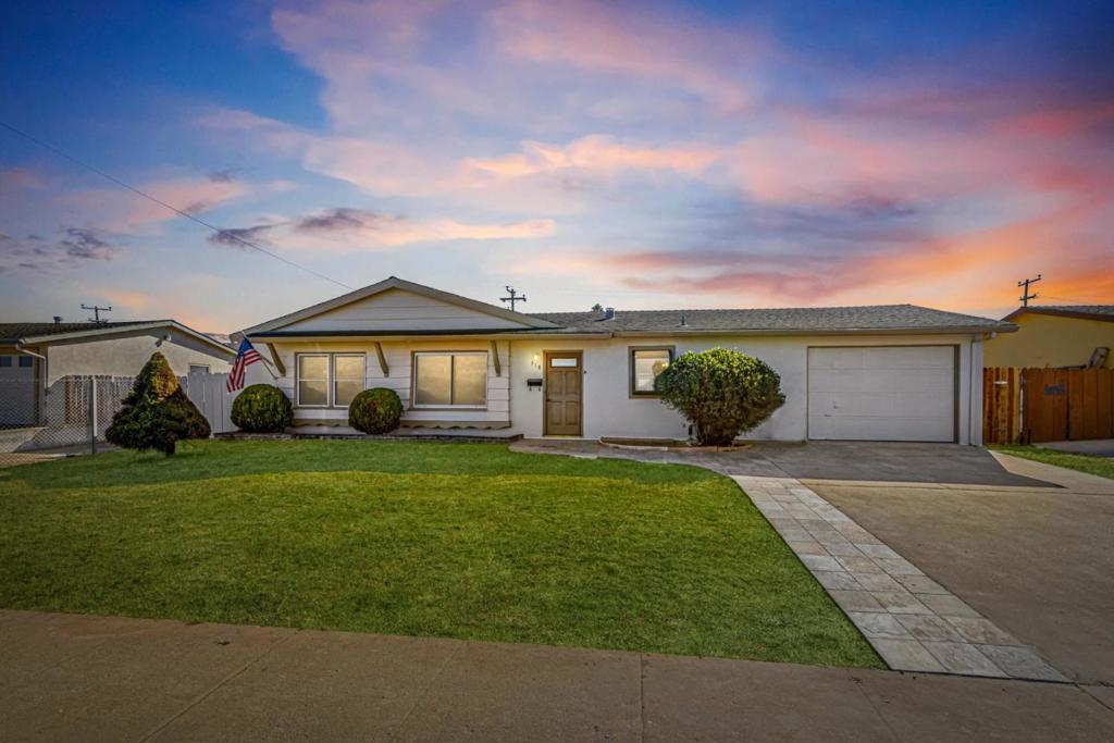 318 Kelton Drive, Salinas, CA 93906