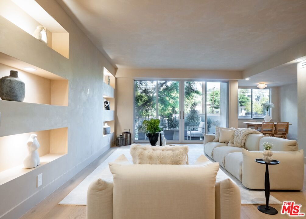 818 N Doheny Drive, #205, West Hollywood, CA 90069