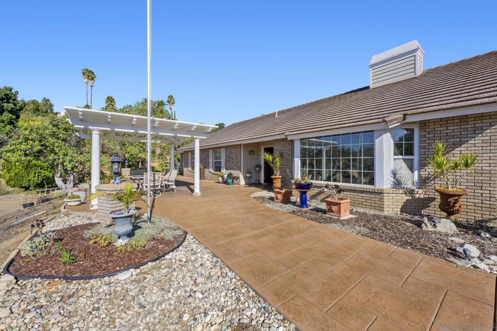 2202 Dos Lomas | Similar Property Thumbnail