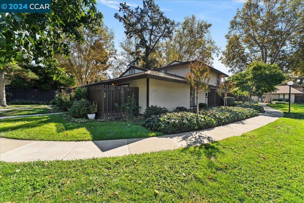 5453 Roundtree Pl , #D, Concord, CA 94521