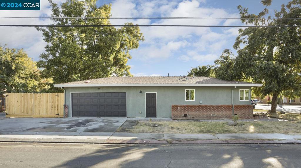 1431 W Roseburg Avenue, Modesto, CA 95350