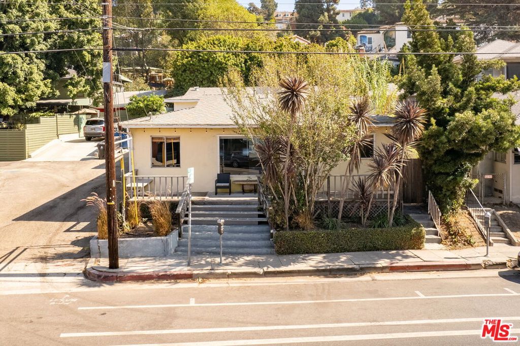 2640 Griffith Park Boulevard, Los Angeles, CA 90039