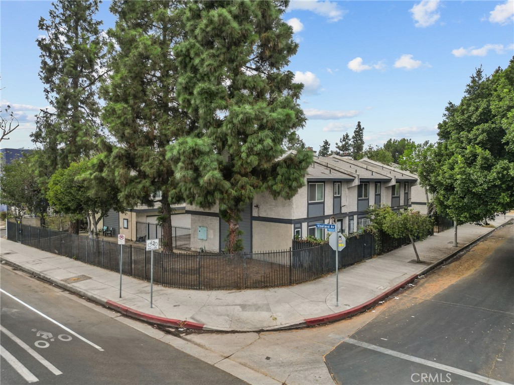 11014 Arminta Street, #13, Sun Valley, CA 91352