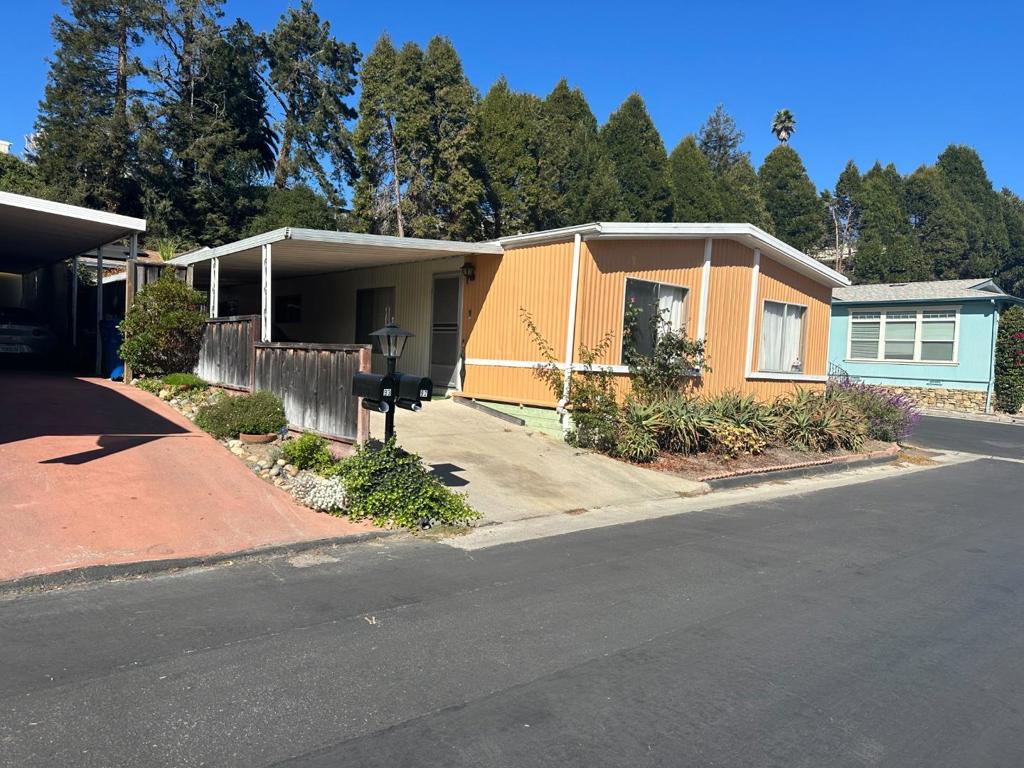 300 Plum Street, Capitola, CA 95010