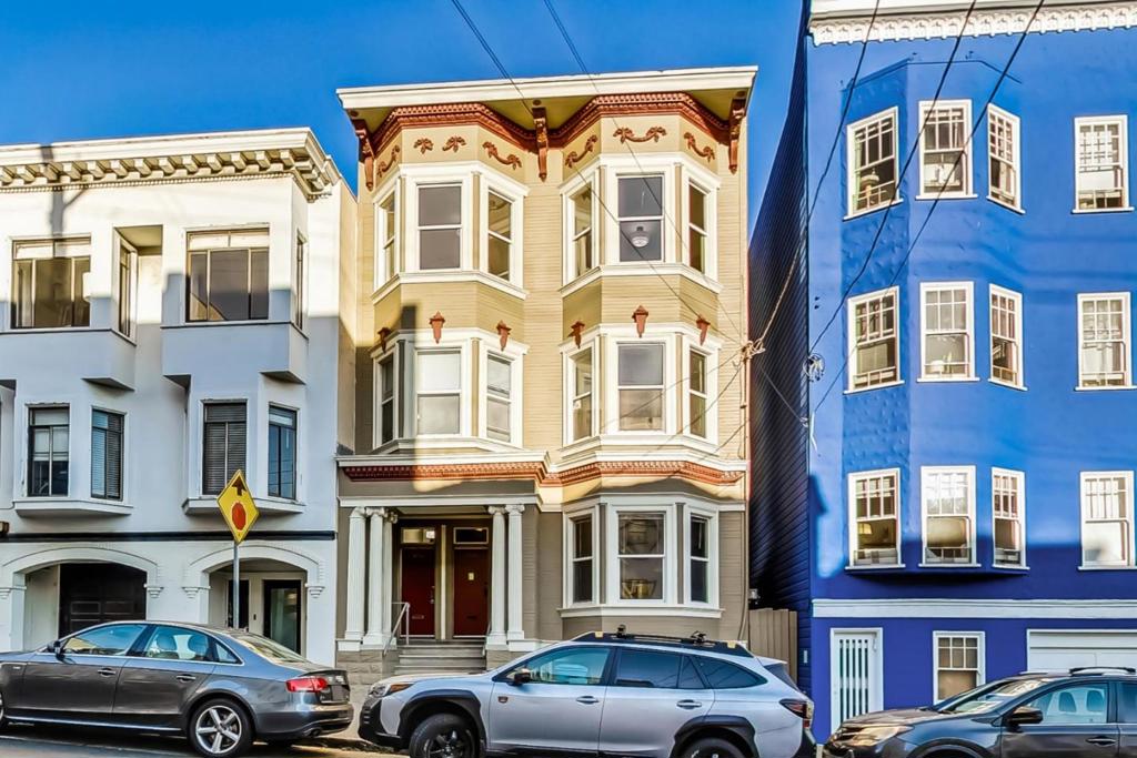 2132 Larkin Street, San Francisco, CA 94109