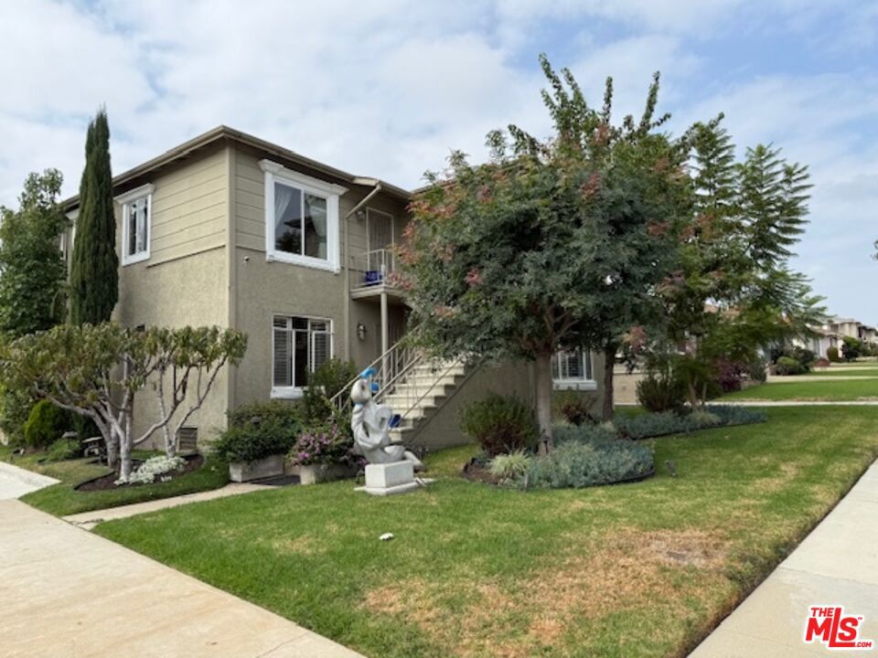 6103 S Fairfax Avenue | Similar Property Thumbnail