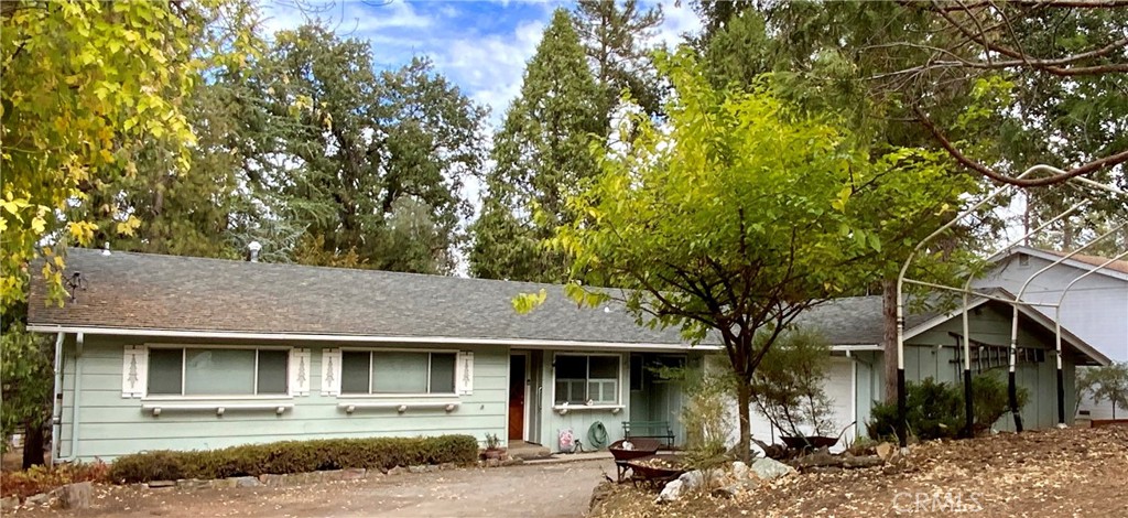 39723 Pine Ridge Way, Oakhurst, CA 93644