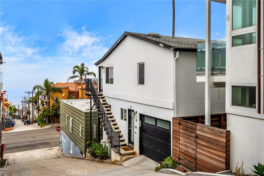 317 Moonstone Street, #A, Manhattan Beach, CA 90266