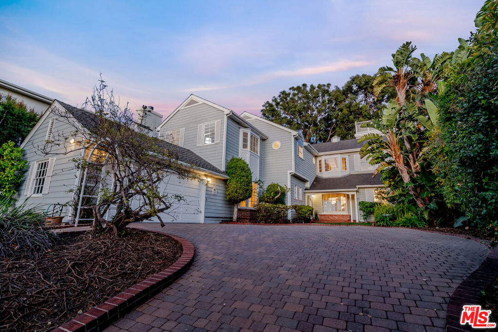 1102 Chautauqua Boulevard, Pacific Palisades, CA 90272