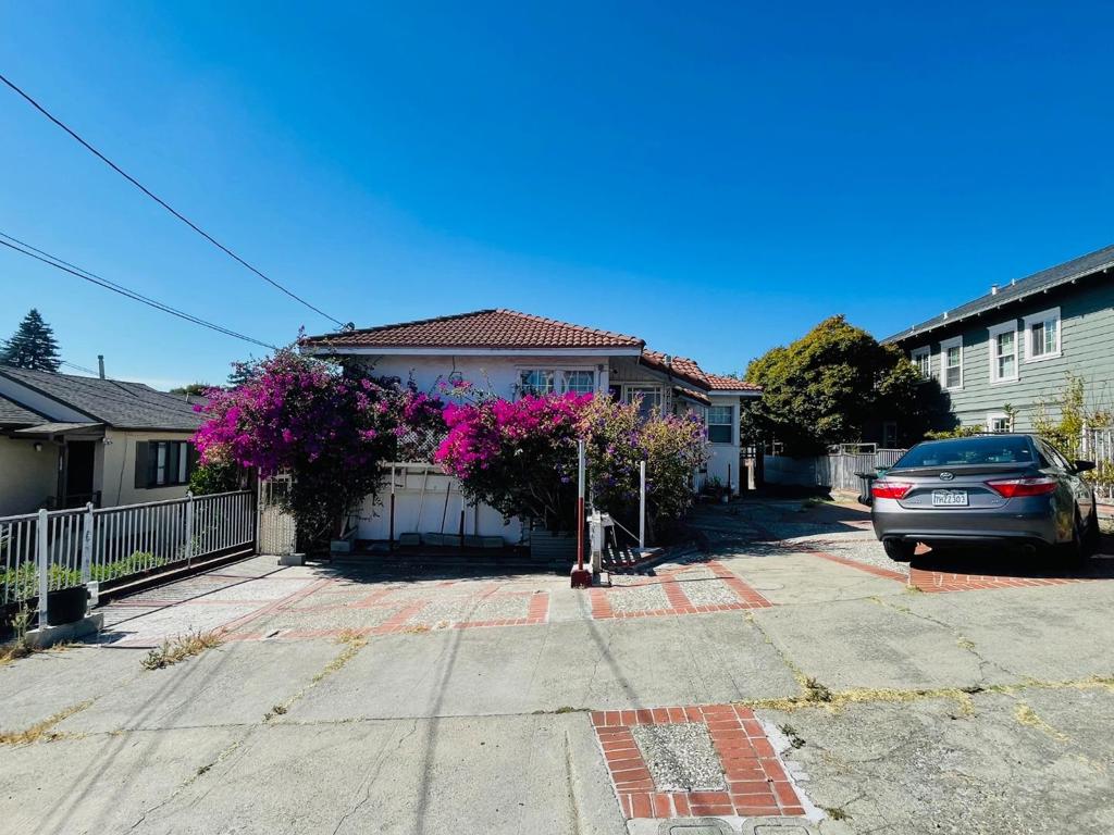 2437 21St Avenue, Oakland, CA 94606