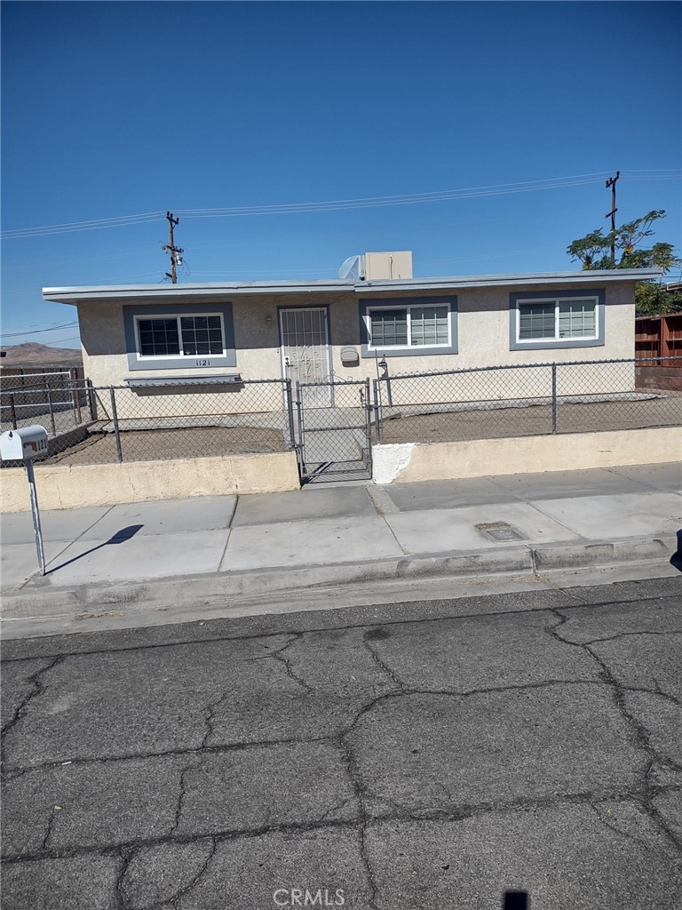 1121 Mojave Drive, Barstow, CA 92311