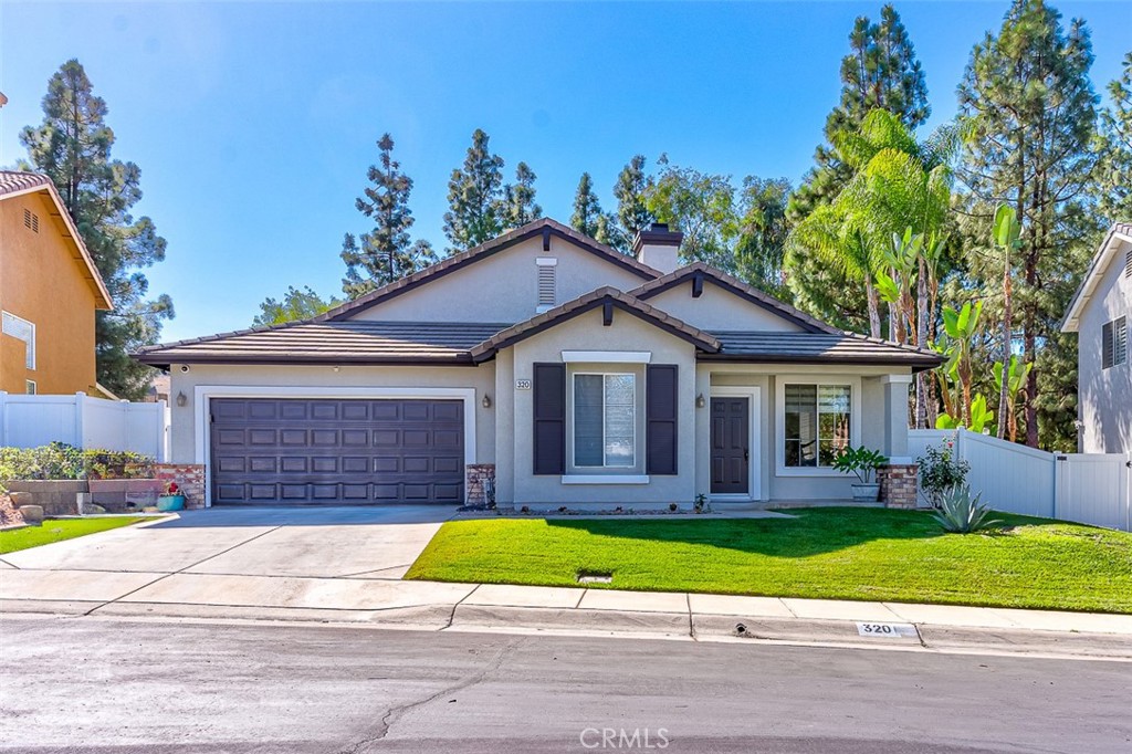 320 Exeter Way, Corona, CA 92882