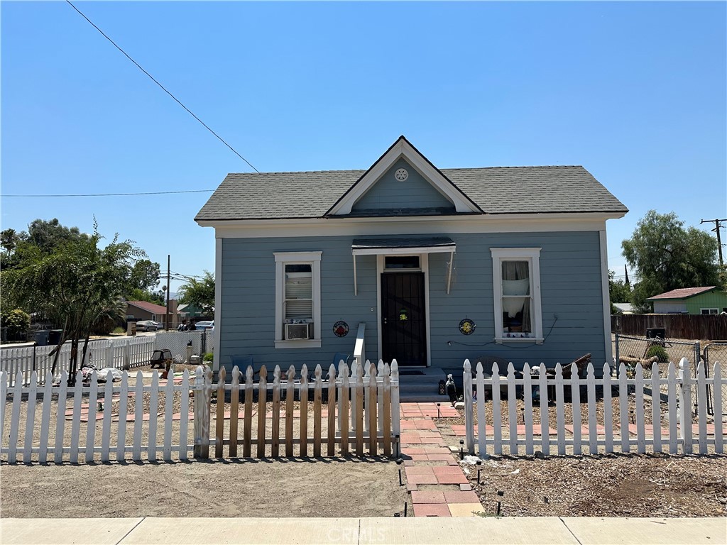 406 W 5Th Street, San Jacinto, CA 92583