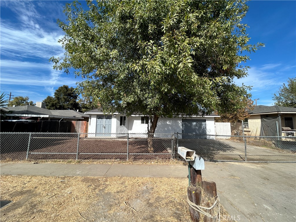 4623 E Liberty Avenue, Fresno, CA 93702