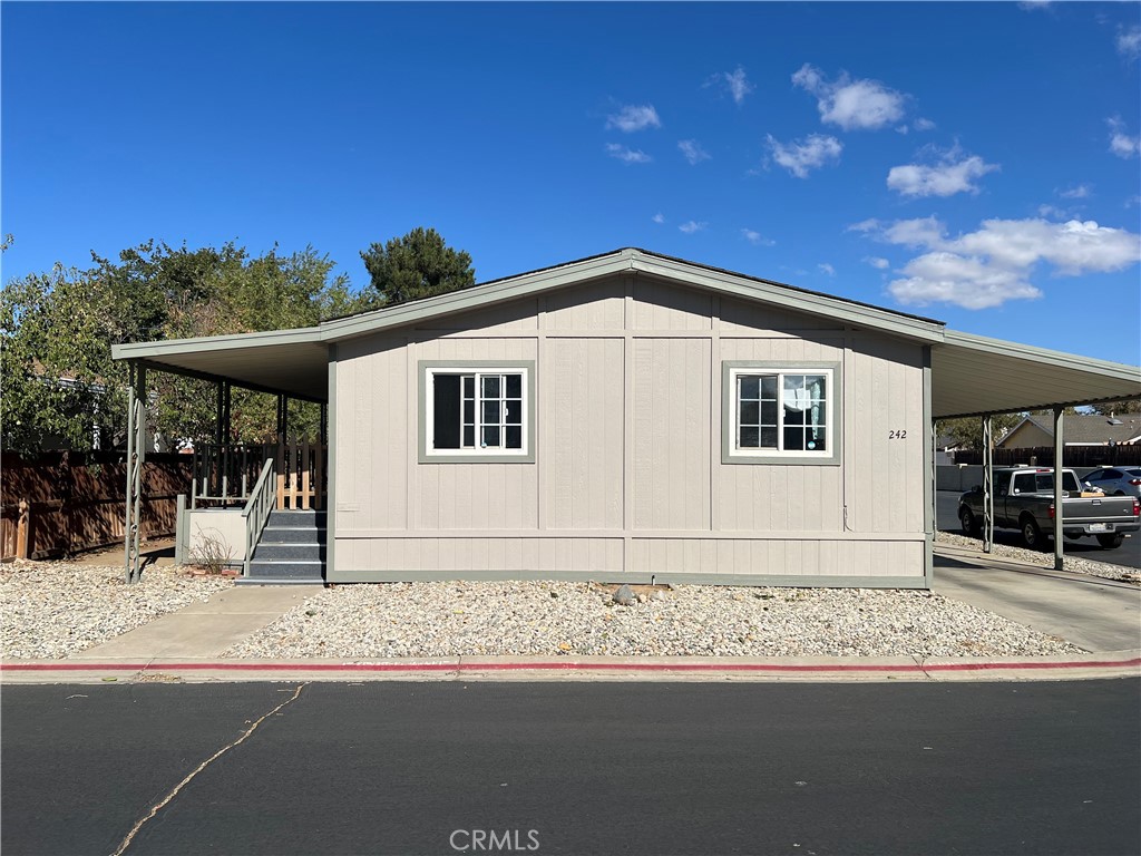 3524 E Avenue R, Palmdale, CA 93550