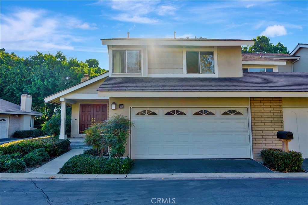 37 Glenhurst , #21, Irvine, CA 92604