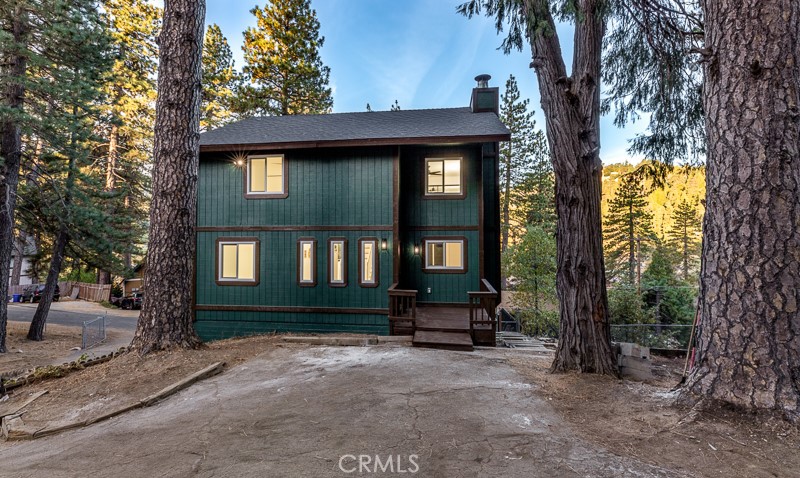 22984 Cedar Way, Crestline, CA 92325