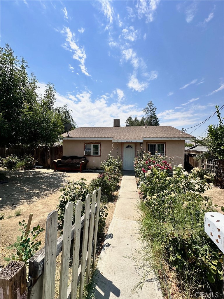 400 W San Joaquin Street, Avenal, CA 93201