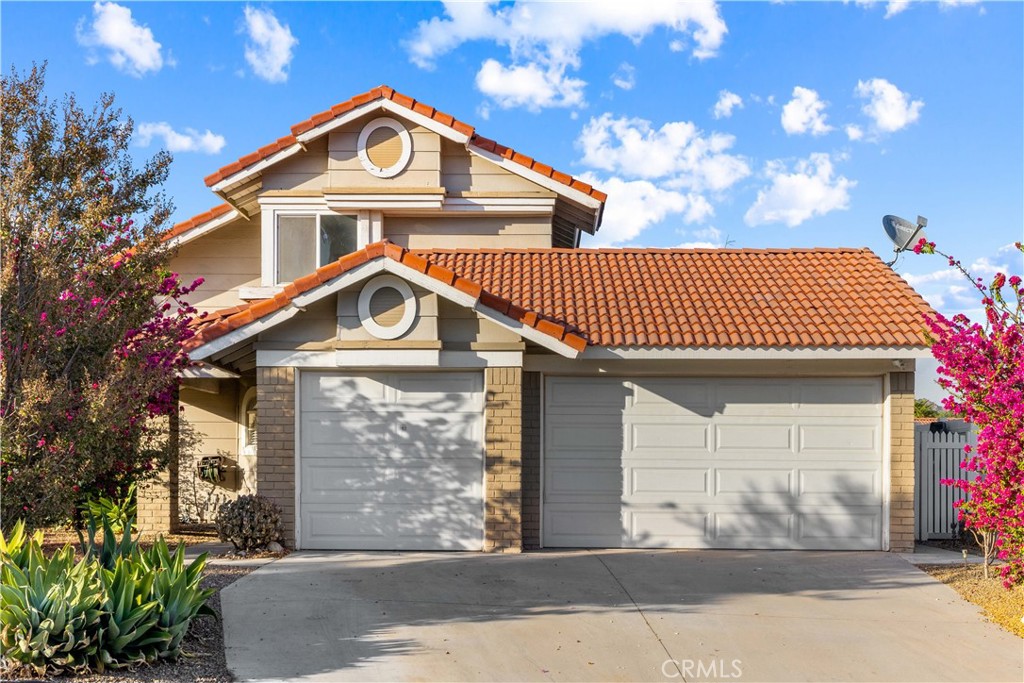 1453 Woodway, Corona, CA 92879