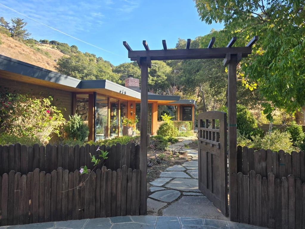 9 Story Road, Carmel Valley, CA 93924