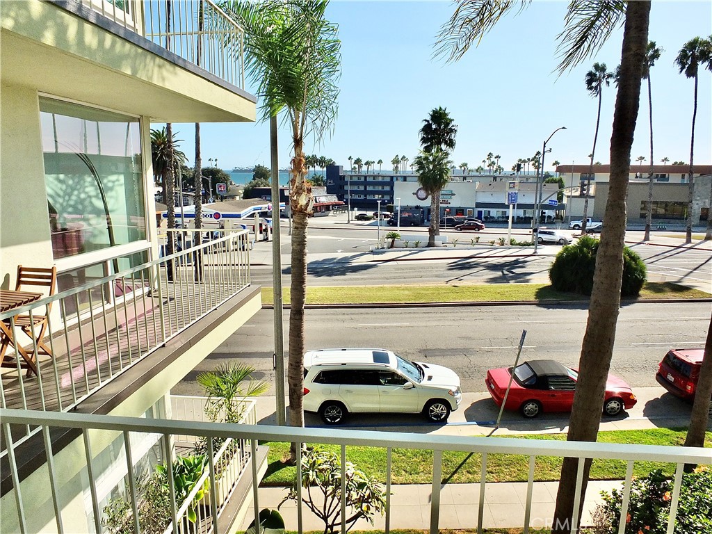 3901 E Livingston Drive, #304, Long Beach, CA 90803