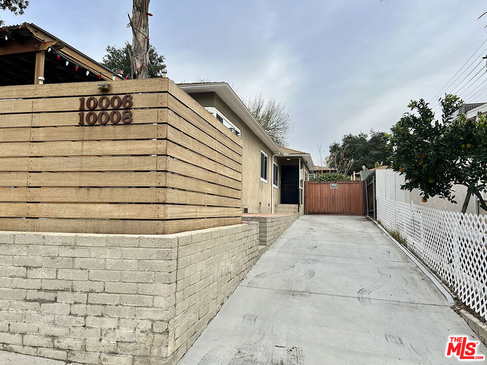 10006 Silverton Avenue, Tujunga, CA 91042