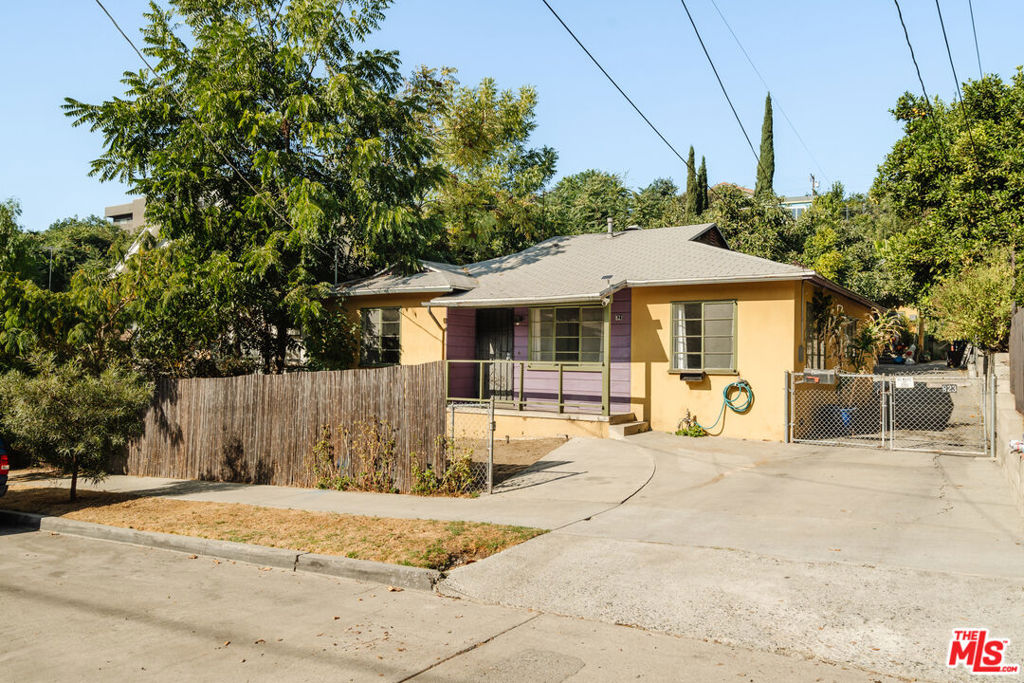 821 Laveta Terrace, Los Angeles, CA 90026