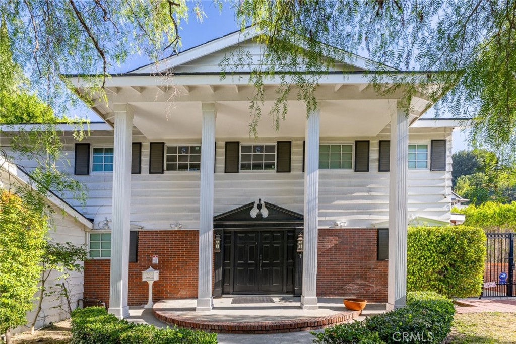 3136 Dona Sofia Drive, Studio City, CA 91604