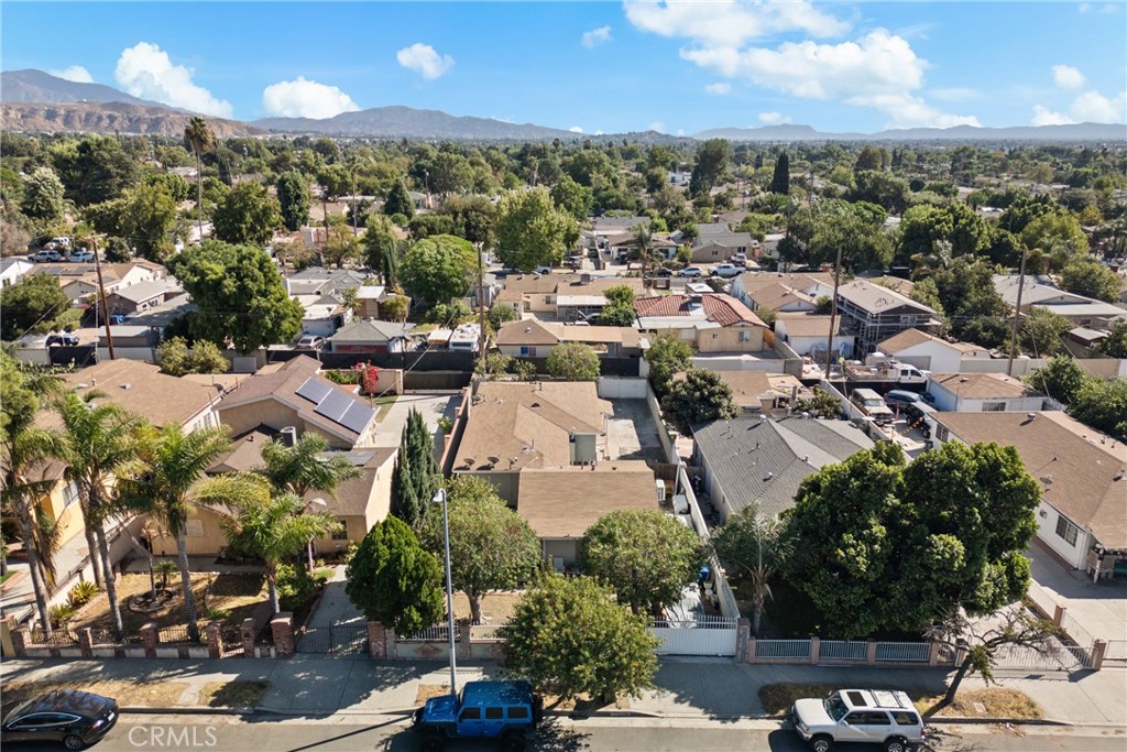 14628 Polk Street | Similar Property Thumbnail 3