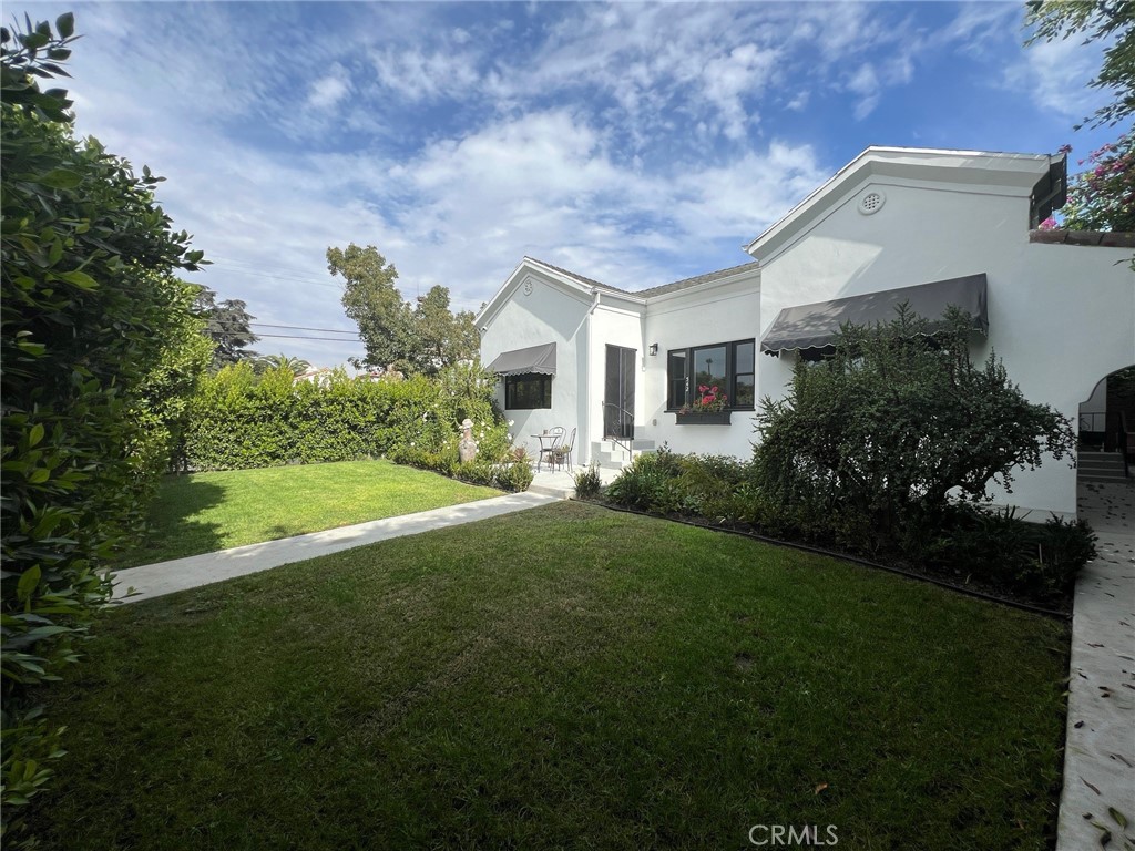 542 N Kilkea Drive, Los Angeles, CA 90048