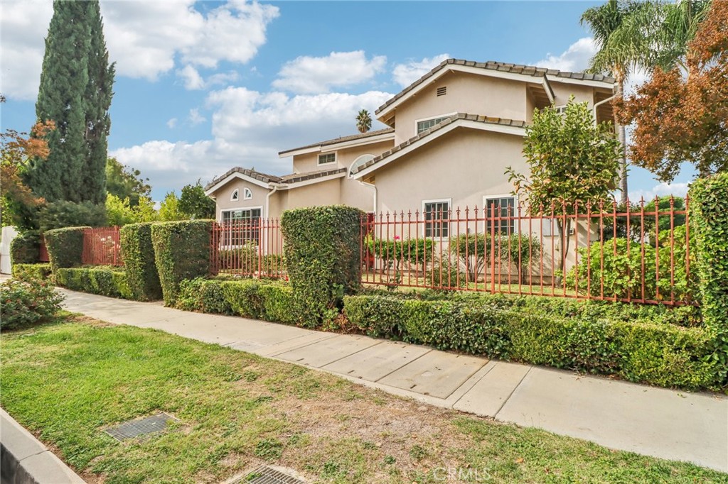 6613 Gaviota Avenue, Van Nuys, CA 91406